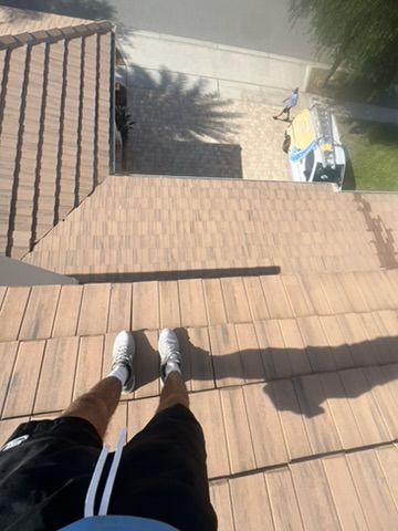 Roof and solar panel cleaning by Sun Sands