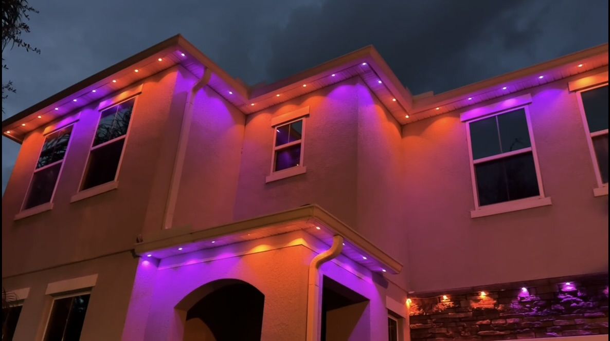 Home with permanent holiday lighting installed by Sun Sands