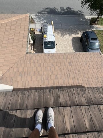 Roof and solar panel cleaning by Sun Sands