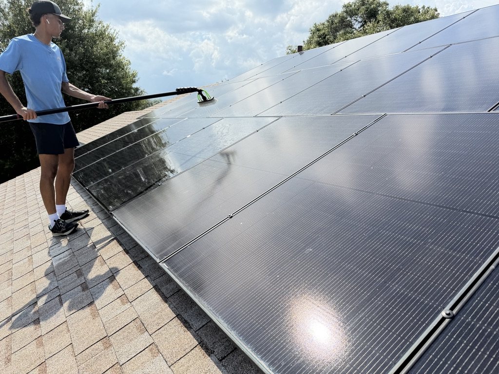 Roof & Solar Panel Cleaning